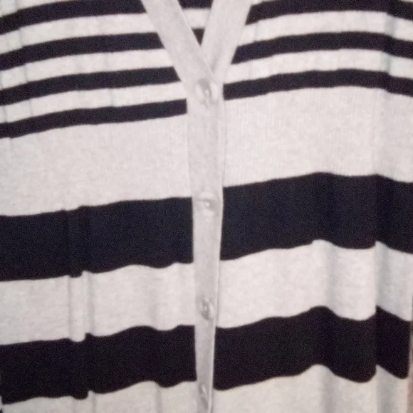 Liz Lange Maternity Cardigan sz. Large - Picture 2 of 3